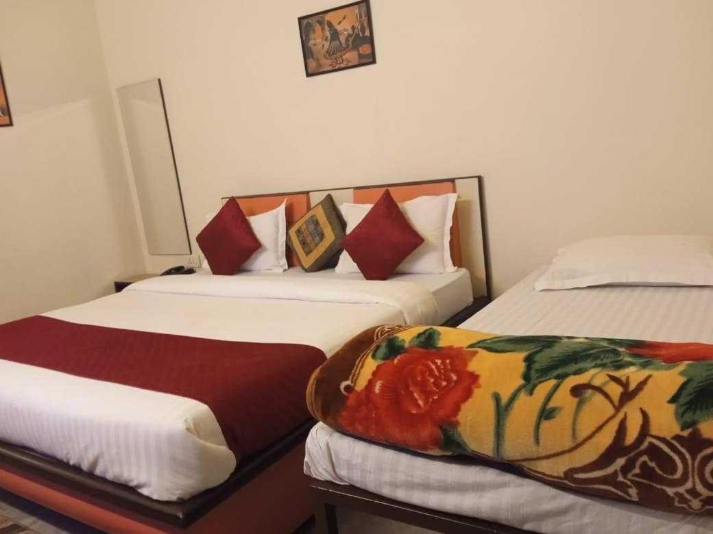 Collection O 26857 Hotel Royal Heritage Jaipur Bagian luar foto